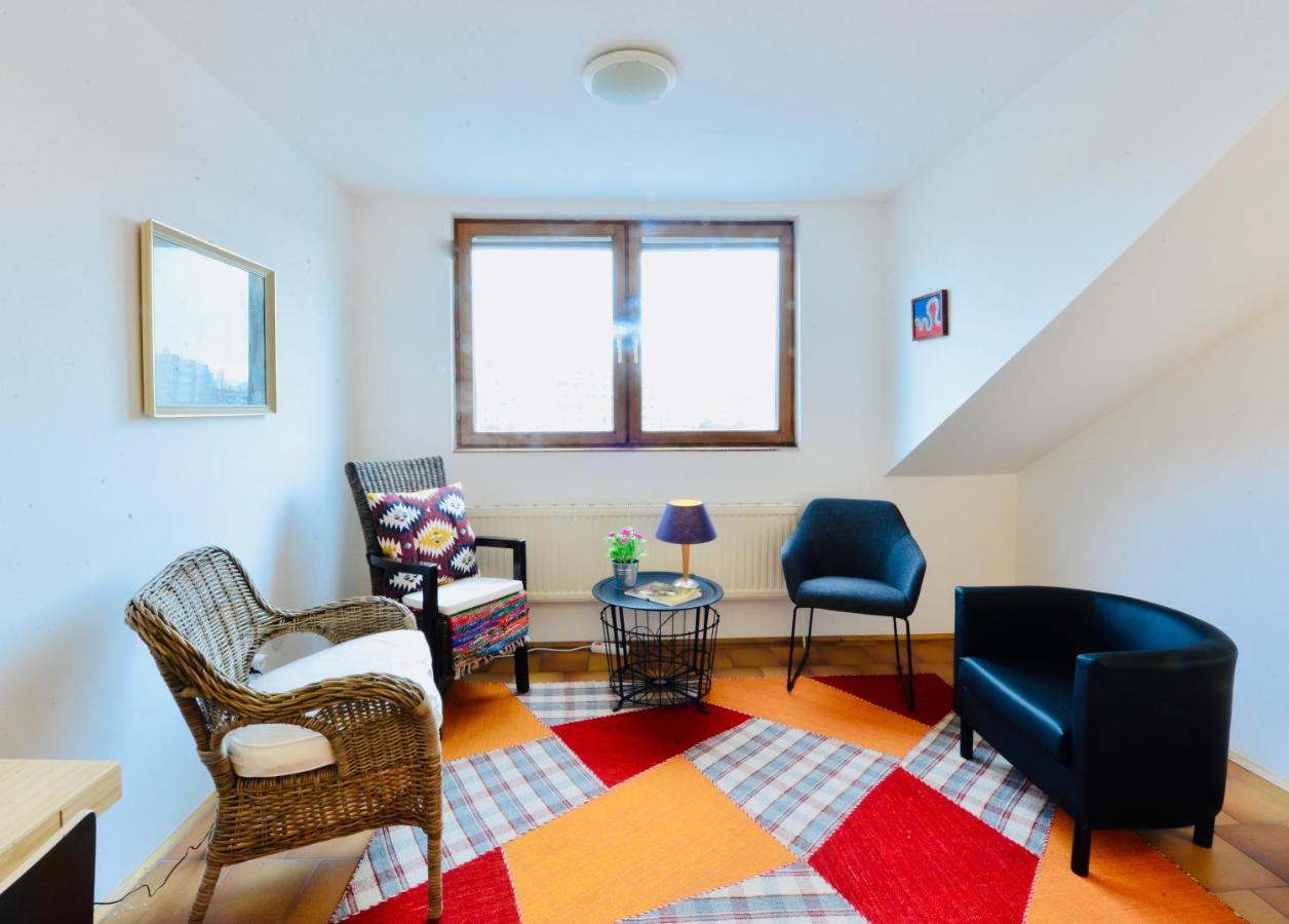 Charming Attic Apartment Near Messe Wien And Center Exterior photo